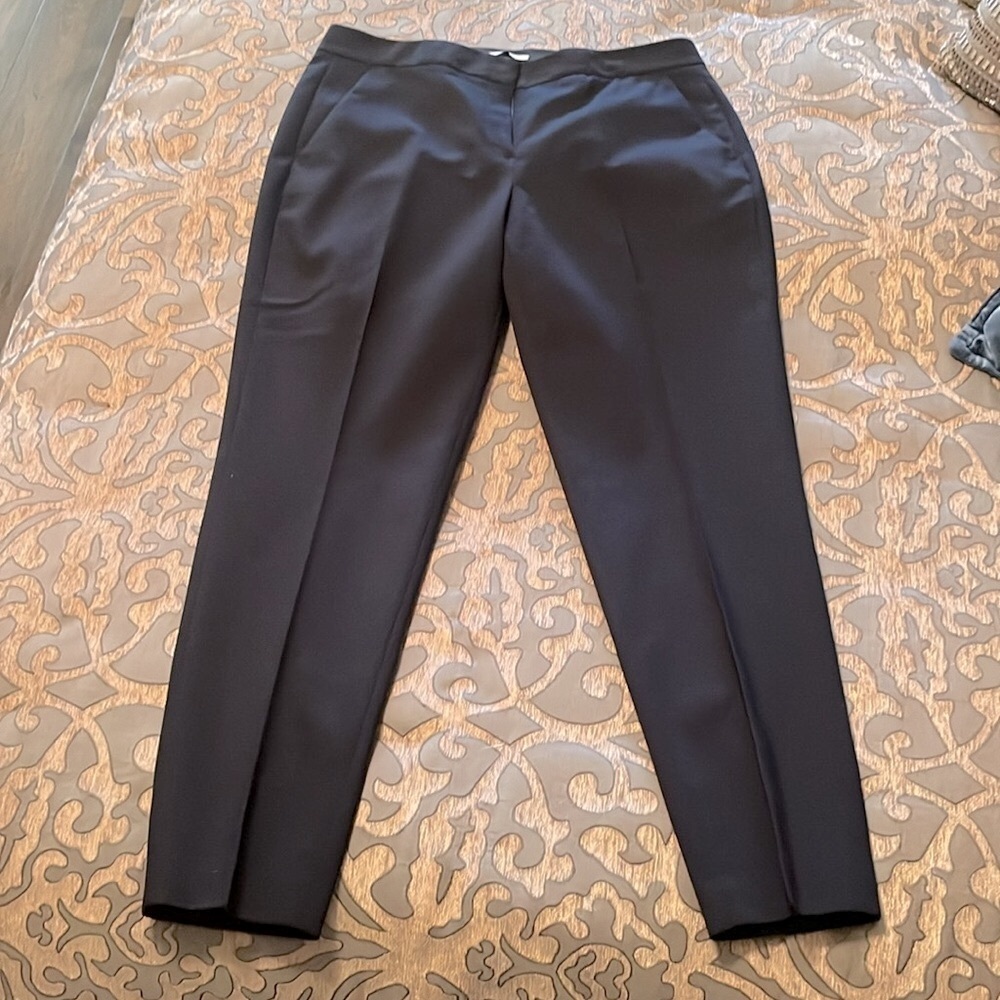 T Tahari size 8 navy pants